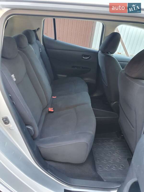Хэтчбек Nissan Leaf 2013 в Горе фото 80 Хэтчбек Nissan Leaf 2013 в Горе