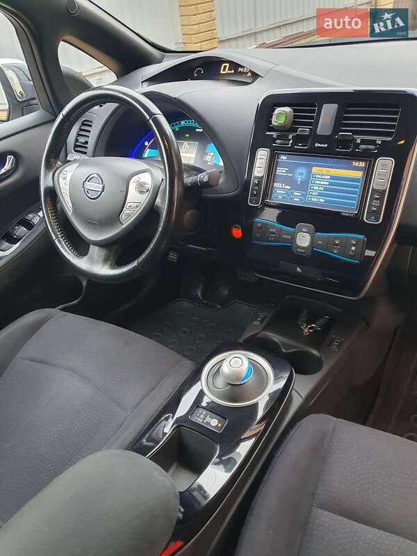 Хэтчбек Nissan Leaf 2013 в Горе фото 81 Хэтчбек Nissan Leaf 2013 в Горе