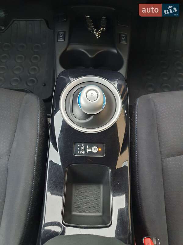 Хэтчбек Nissan Leaf 2013 в Горе фото 89 Хэтчбек Nissan Leaf 2013 в Горе