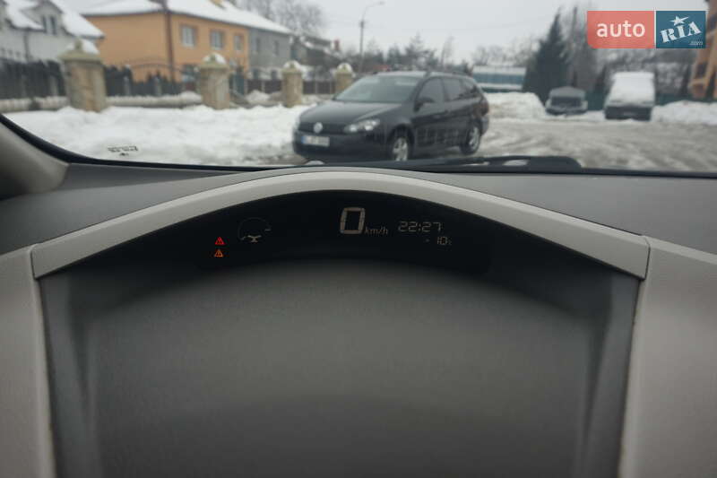 Хэтчбек Nissan Leaf 2011 в Самборе фото 33 Хэтчбек Nissan Leaf 2011 в Самборе