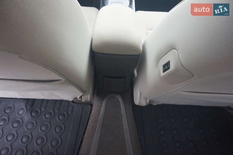 Хэтчбек Nissan Leaf 2011 в Самборе фото 51 Хэтчбек Nissan Leaf 2011 в Самборе