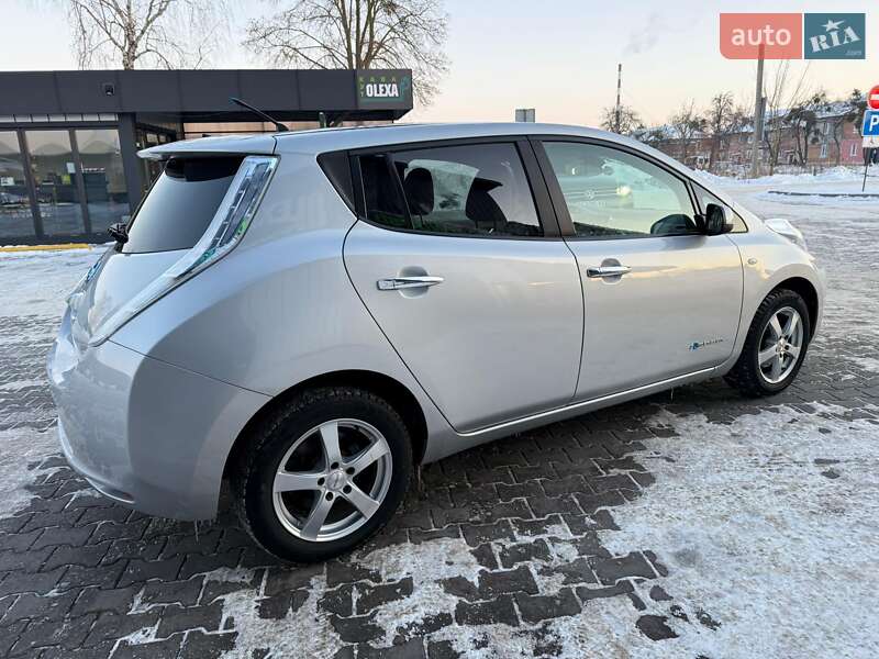 Хэтчбек Nissan Leaf 2012 в Владимире фото 15 Хэтчбек Nissan Leaf 2012 в Владимире