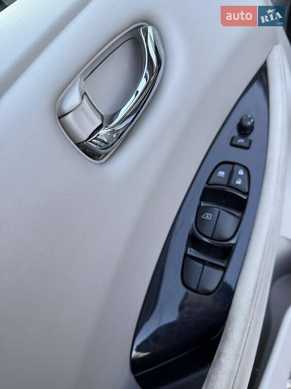 Хэтчбек Nissan Leaf 2012 в Владимире фото 33 Хэтчбек Nissan Leaf 2012 в Владимире