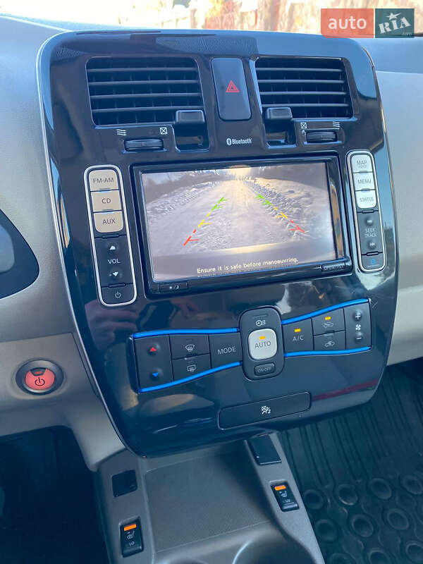 Хэтчбек Nissan Leaf 2012 в Львове