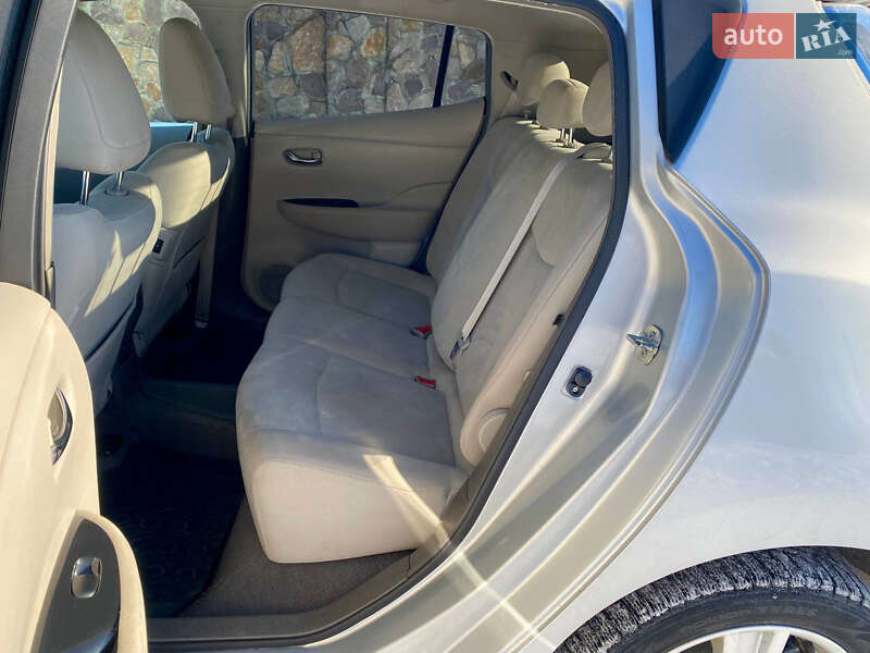 Хэтчбек Nissan Leaf 2012 в Львове
