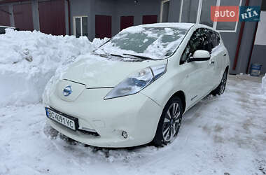 Хэтчбек Nissan Leaf 2012 в Сокале