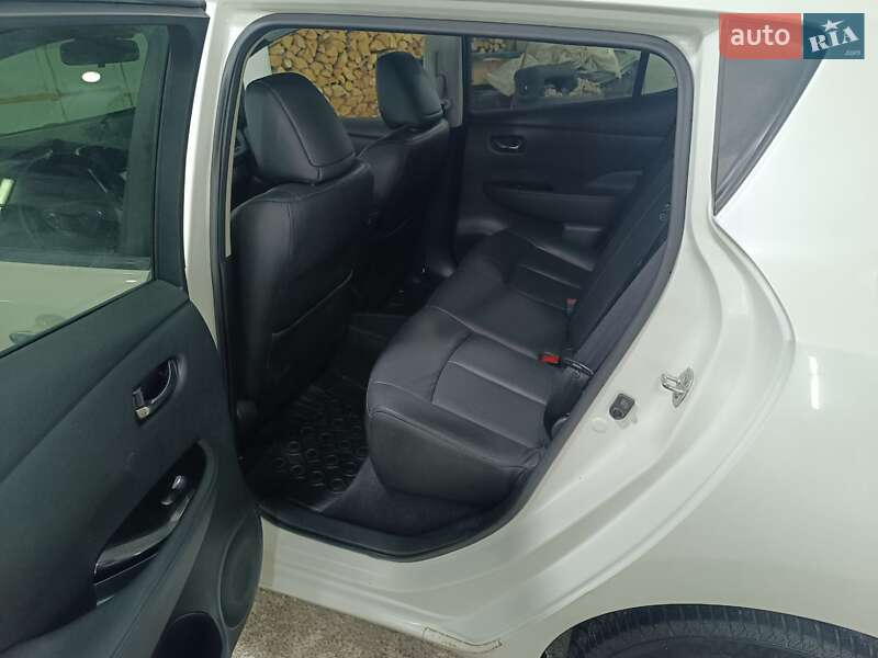 Хэтчбек Nissan Leaf 2014 в Ровно