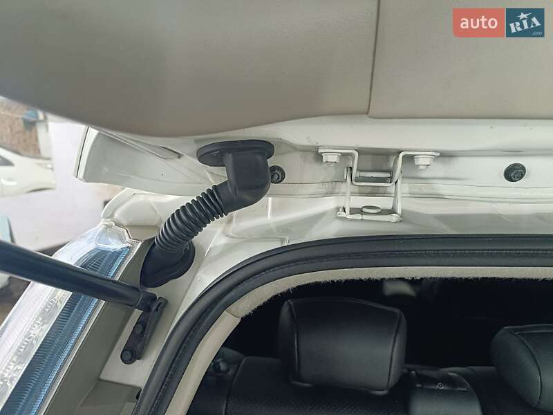 Хэтчбек Nissan Leaf 2014 в Ровно