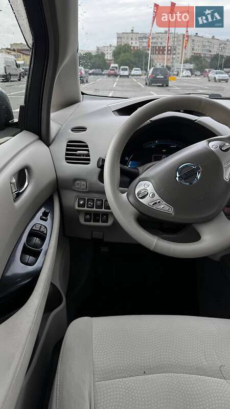 Хетчбек Nissan Leaf 2013 в Чернівцях фото 3 Хетчбек Nissan Leaf 2013 в Чернівцях