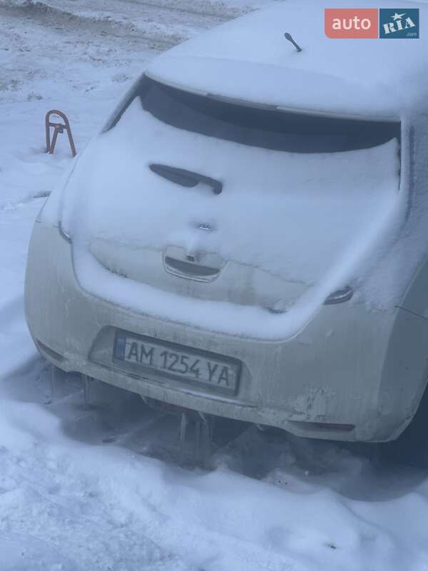 Хэтчбек Nissan Leaf 2013 в Житомире