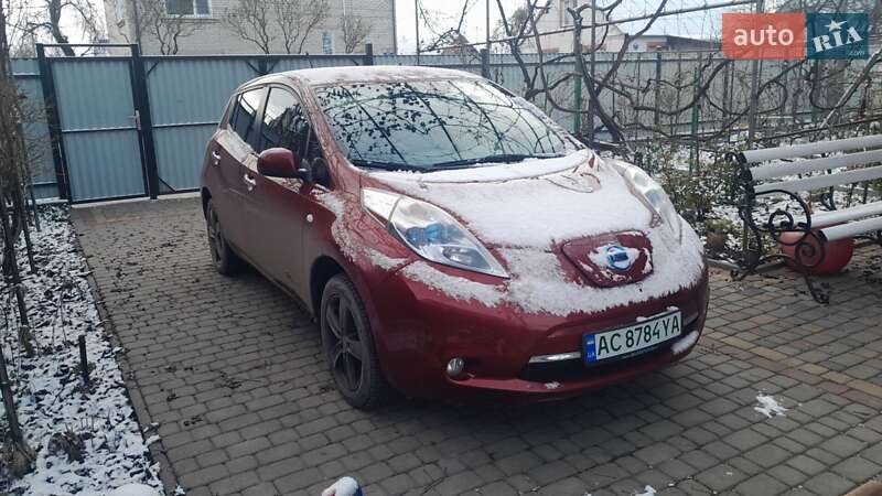 Хетчбек Nissan Leaf 2012 в Дніпрі