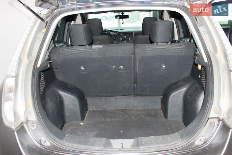 Хэтчбек Nissan Leaf 2011 в Одессе фото 3 Хэтчбек Nissan Leaf 2011 в Одессе