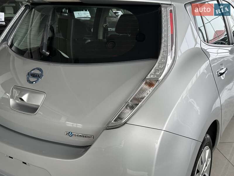 Хетчбек Nissan Leaf 2015 в Одесі