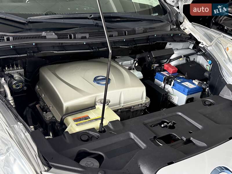 Хетчбек Nissan Leaf 2015 в Одесі