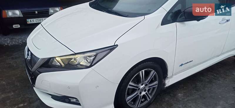 Хетчбек Nissan Leaf 2018 в Пісочині