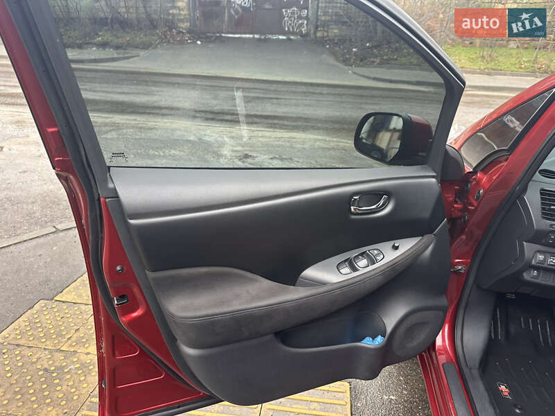 Хетчбек Nissan Leaf 2013 в Одесі