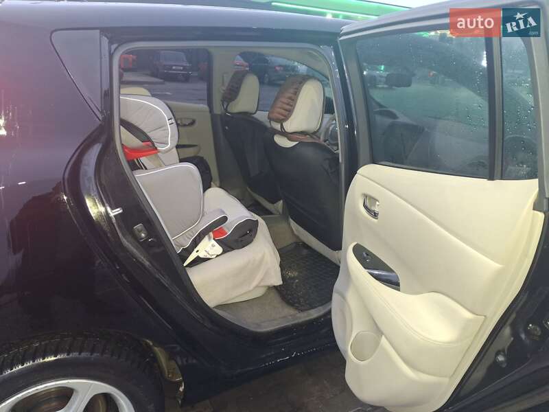 Хэтчбек Nissan Leaf 2013 в Кременчуге