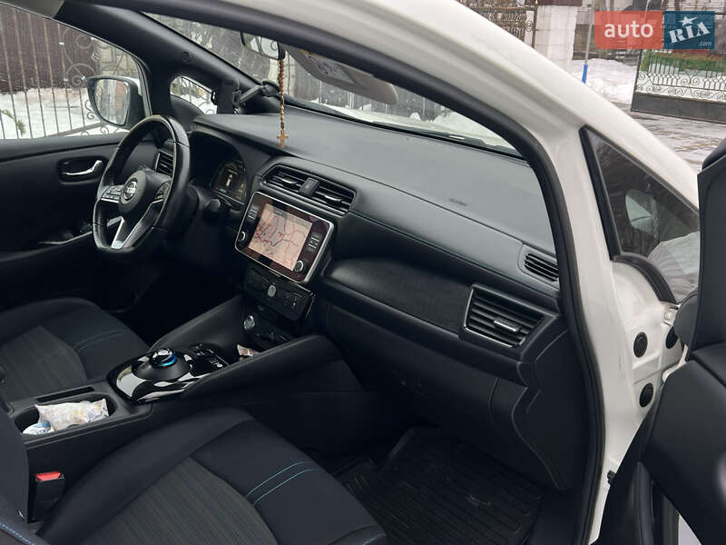 Хетчбек Nissan Leaf 2020 в Самборі