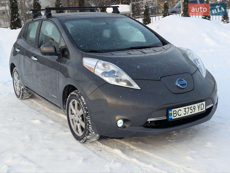 Хетчбек Nissan Leaf 2013 в Дрогобичі