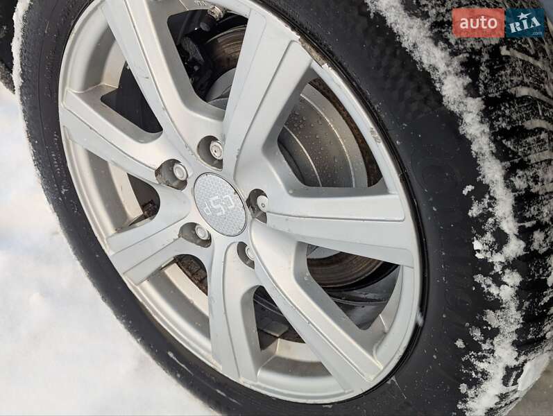 Хетчбек Nissan Leaf 2013 в Дрогобичі