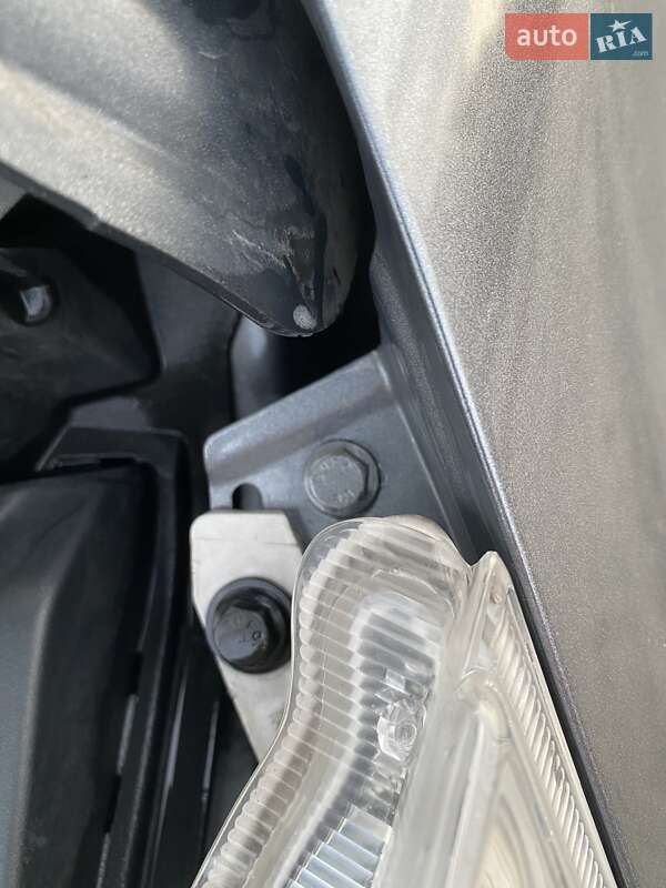 Хетчбек Nissan Leaf 2015 в Дніпрі