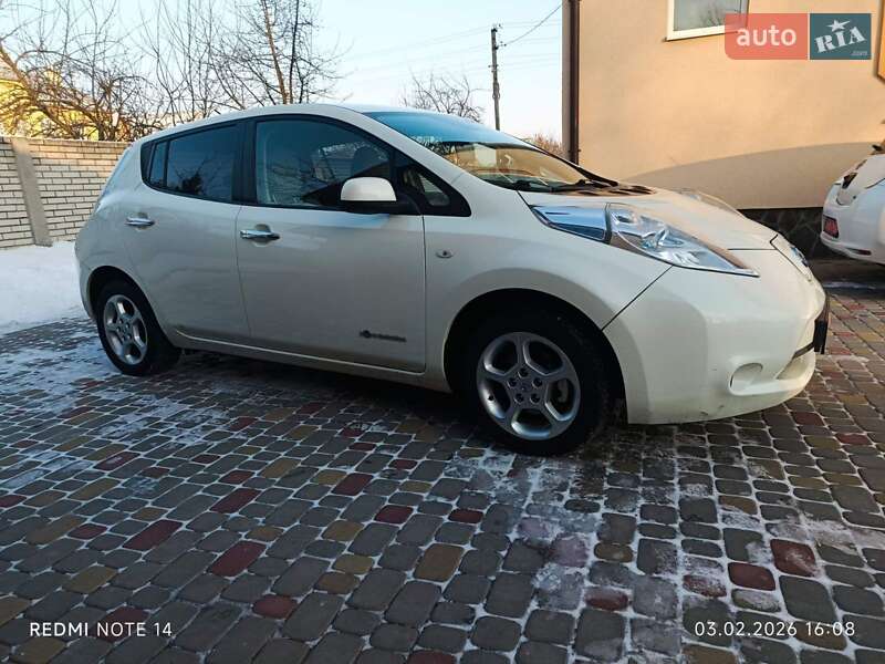 Хетчбек Nissan Leaf 2012 в Івано-Франківську
