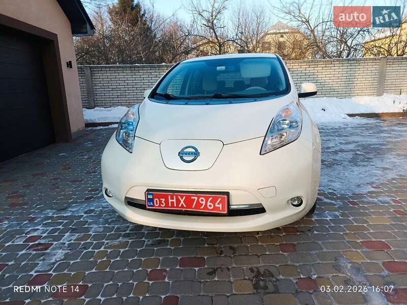 Хетчбек Nissan Leaf 2012 в Івано-Франківську