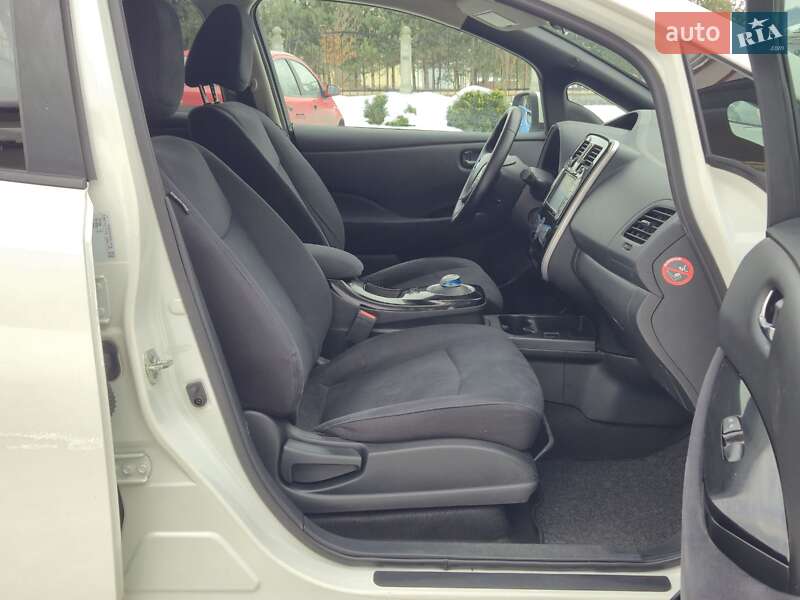 Хэтчбек Nissan Leaf 2014 в Золочеве