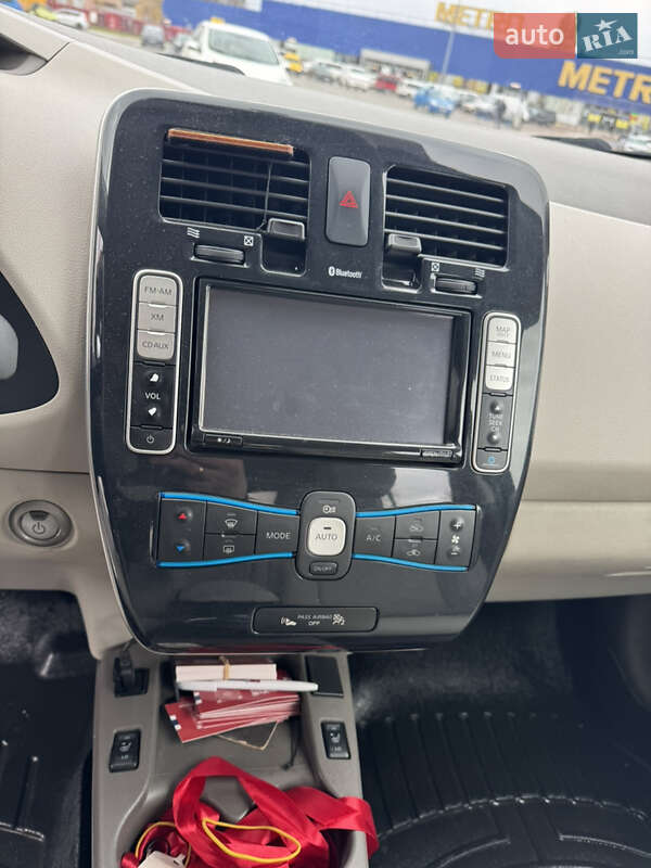 Хэтчбек Nissan Leaf 2012 в Житомире