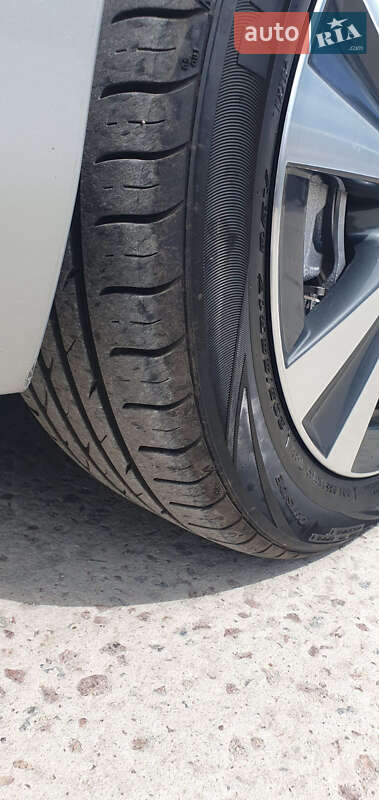 Хэтчбек Nissan Leaf 2012 в Житомире