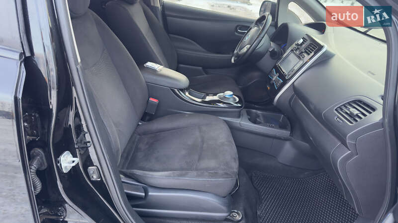 Хетчбек Nissan Leaf 2015 в Полтаві