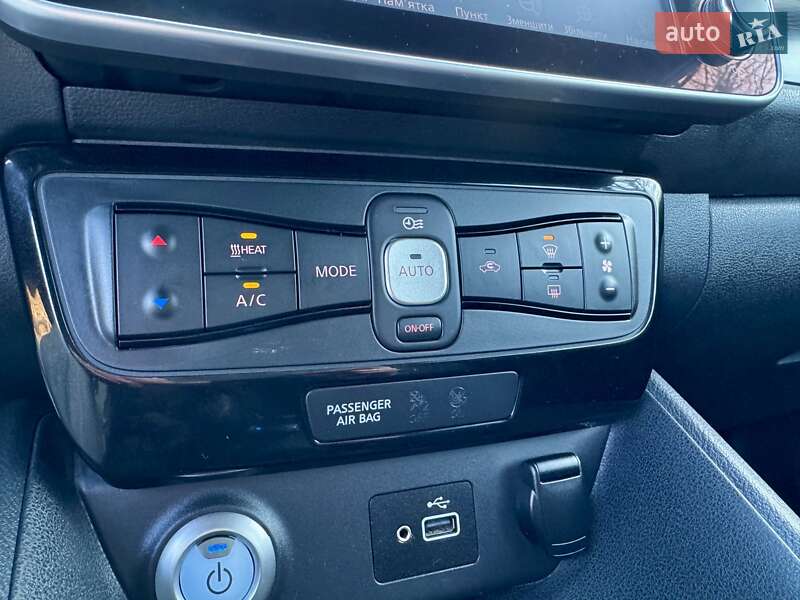 Хетчбек Nissan Leaf 2019 в Дрогобичі