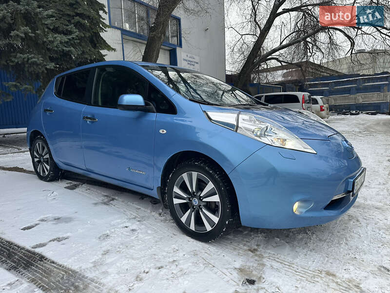 Хэтчбек Nissan Leaf 2013 в Одессе