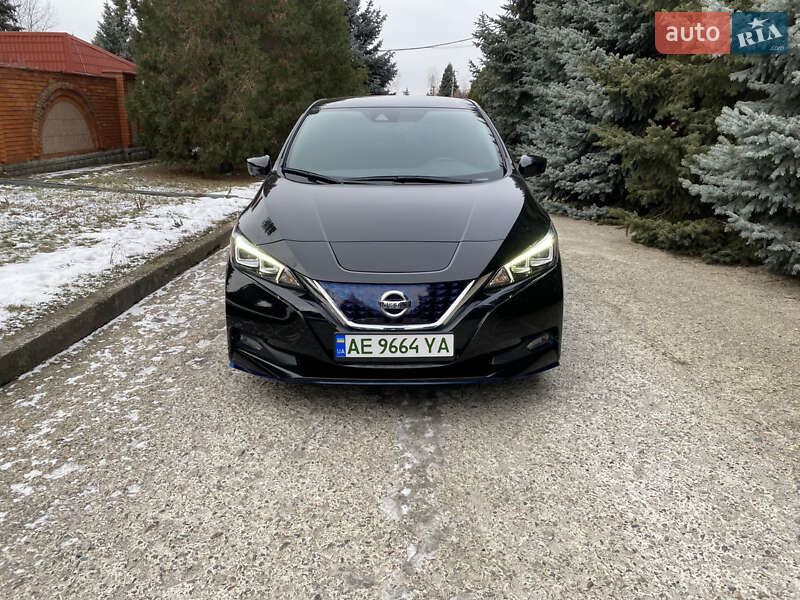 Хэтчбек Nissan Leaf 2022 в Днепре