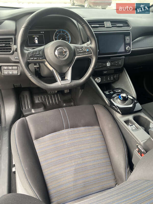 Хэтчбек Nissan Leaf 2022 в Днепре