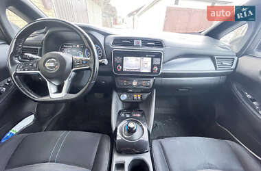 Хетчбек Nissan Leaf 2018 в Дніпрі