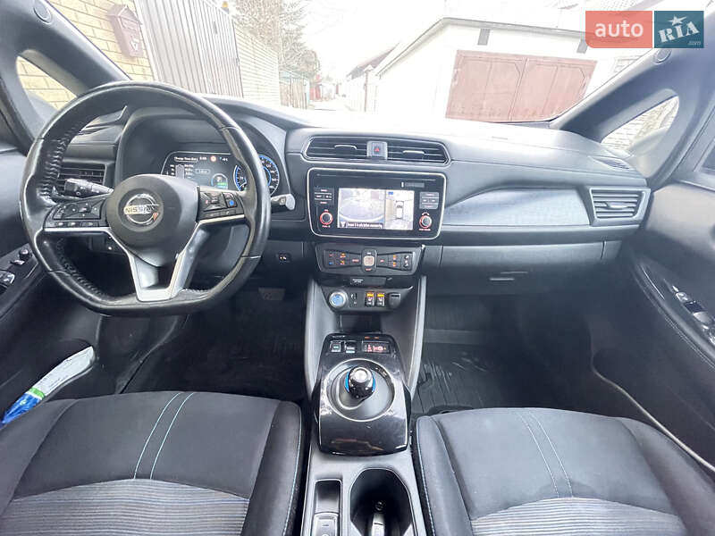Хэтчбек Nissan Leaf 2018 в Днепре