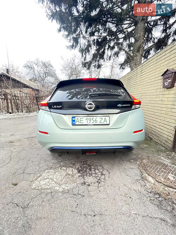 Хэтчбек Nissan Leaf 2018 в Днепре