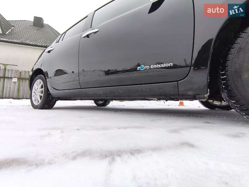 Хетчбек Nissan Leaf 2014 в Луцьку