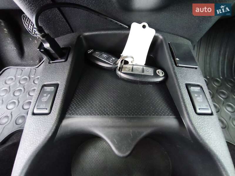 Хетчбек Nissan Leaf 2014 в Луцьку