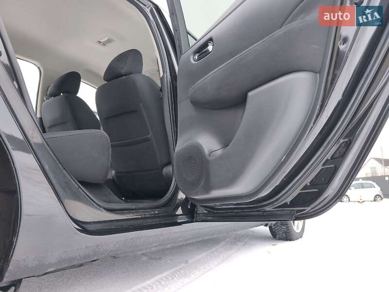 Хетчбек Nissan Leaf 2014 в Луцьку