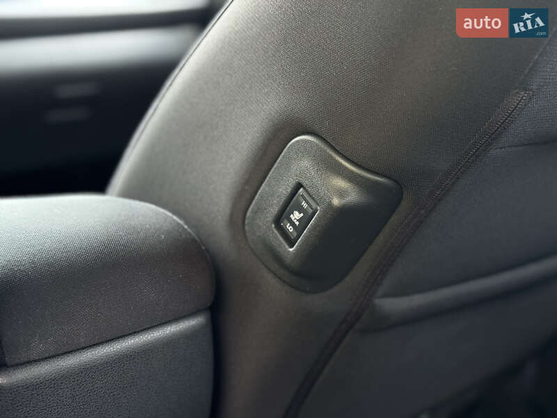 Хэтчбек Nissan Leaf 2019 в Киеве