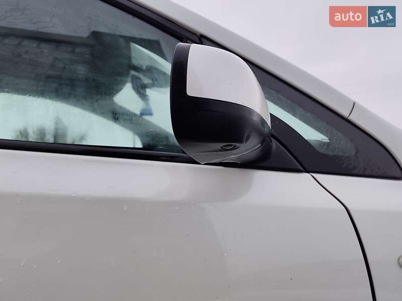 Хэтчбек Nissan Leaf 2014 в Ивано-Франковске