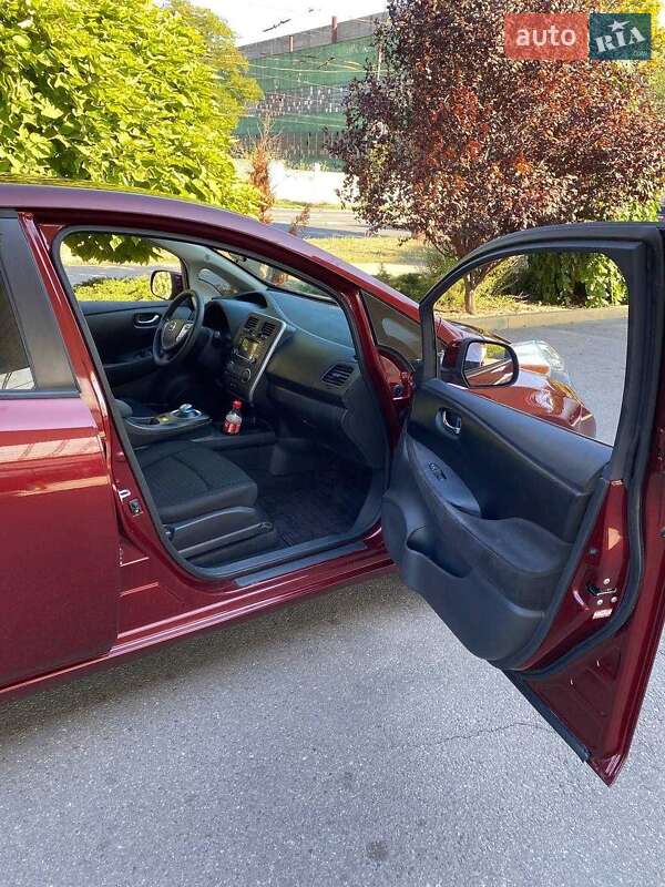 Хетчбек Nissan Leaf 2017 в Дніпрі фото 7 Хетчбек Nissan Leaf 2017 в Дніпрі