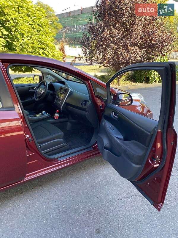 Хетчбек Nissan Leaf 2017 в Дніпрі фото 10 Хетчбек Nissan Leaf 2017 в Дніпрі