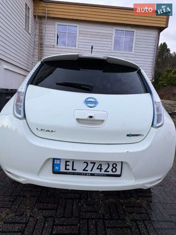 Хэтчбек Nissan Leaf 2012 в Стрые