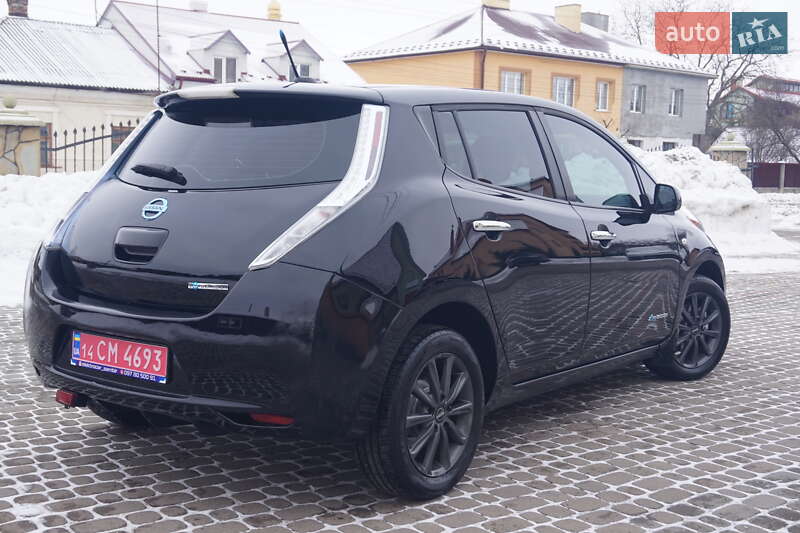 Хэтчбек Nissan Leaf 2013 в Самборе