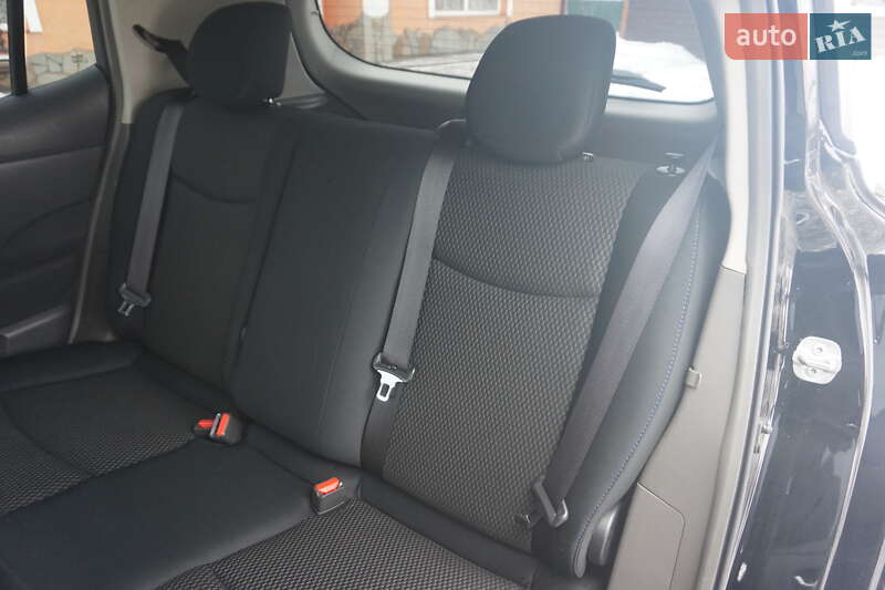 Хэтчбек Nissan Leaf 2013 в Самборе