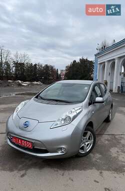 Хэтчбек Nissan Leaf 2015 в Ужгороде