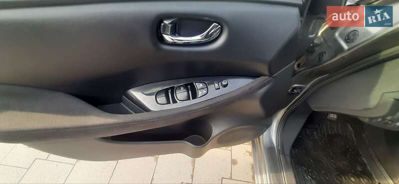 Хэтчбек Nissan Leaf 2015 в Ужгороде